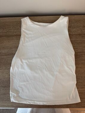 Women’s White Sleeveless Tank Top